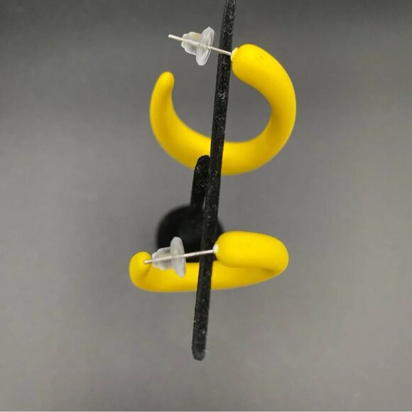 Mod Style Yellow Atomic Earrings - Picture 8 of 12